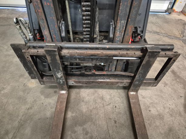 Empilhador Linde · Ano 2002 · 1400 KG