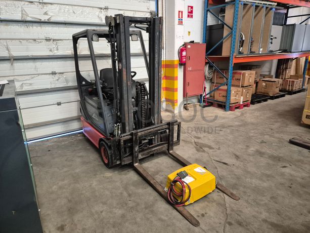 Empilhador Linde · Ano 2002 · 1400 KG