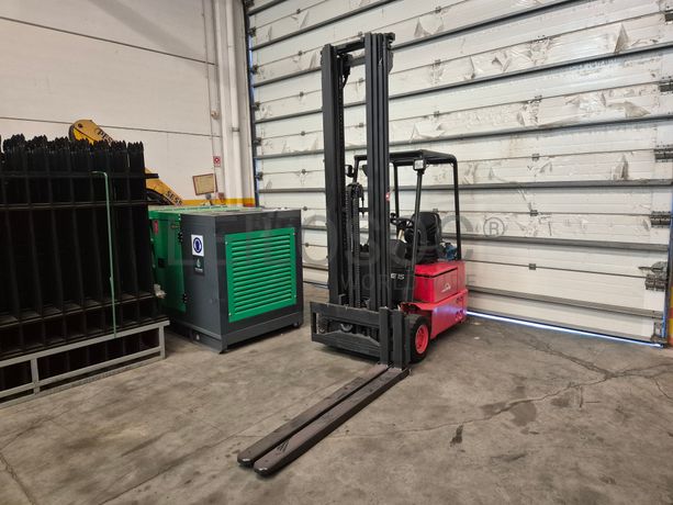 Empilhador Linde · Ano 2005 · 1500 KG