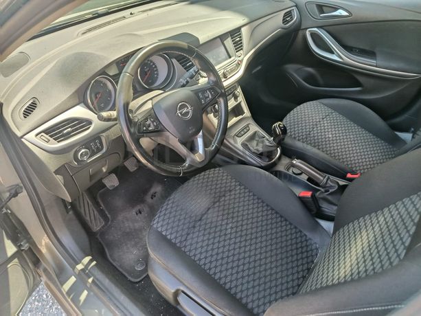 Opel Astra · Ano 2021