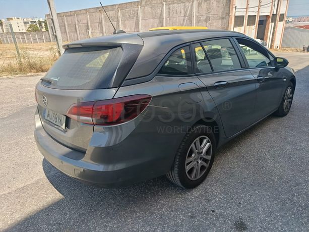 Opel Astra · Ano 2021