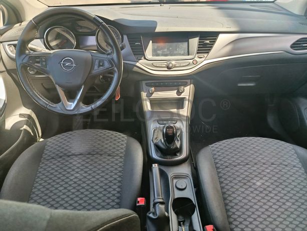 Opel Astra · Ano 2021