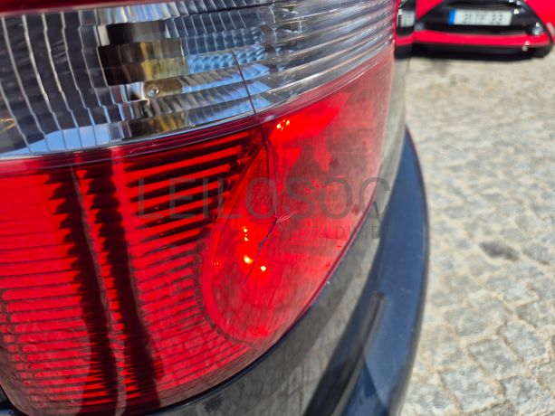 Volkswagen Touran · Ano 2005