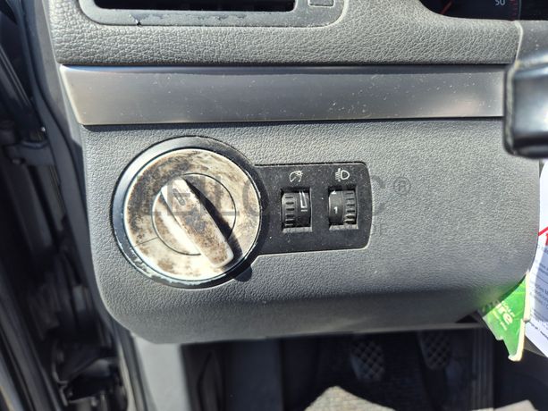 Volkswagen Touran · Ano 2005