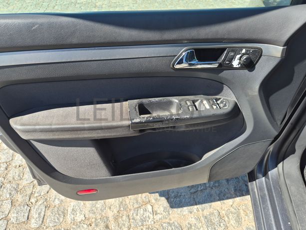 Volkswagen Touran · Ano 2005