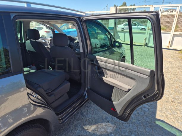 Volkswagen Touran · Ano 2005