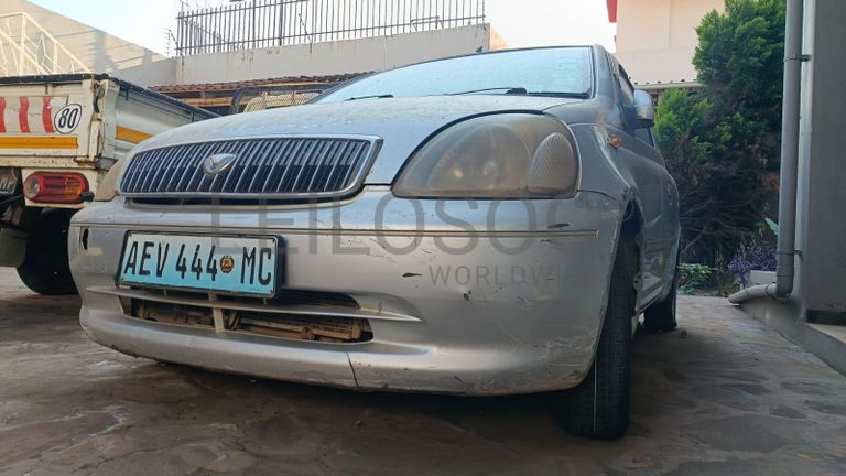 Toyota Vitz 2.45m - 2001