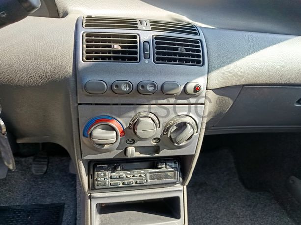 Fiat Punto 1.2 16V · Ano 1999