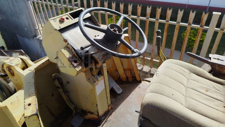 Pá Carregadeira Komatsu WA250-1