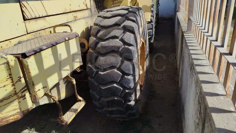 Pá Carregadeira Komatsu WA250-1
