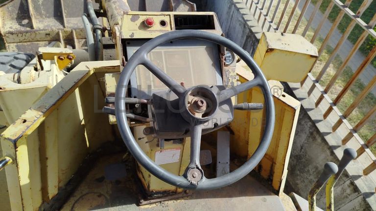 Pá Carregadeira Komatsu WA250-1
