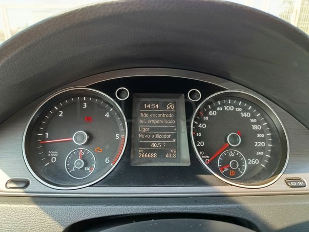 Volkswagen Passat · Ano 2012