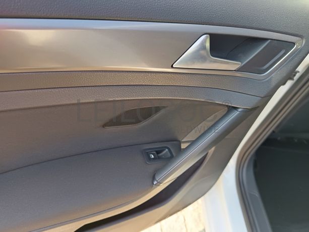 Volkswagen Golf · Ano 2013