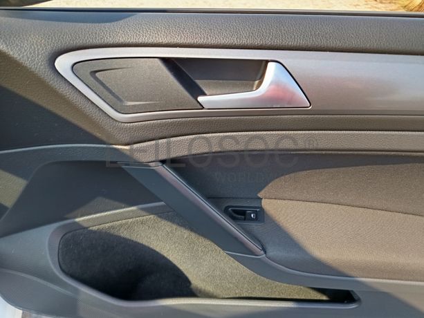 Volkswagen Golf · Ano 2013