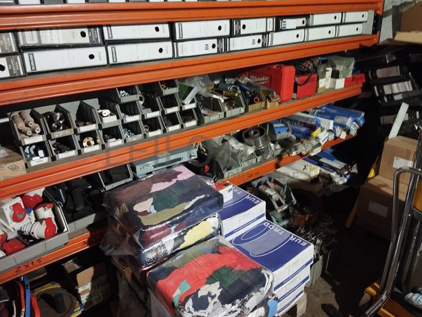 Máquinas, Equipamentos e Veículos