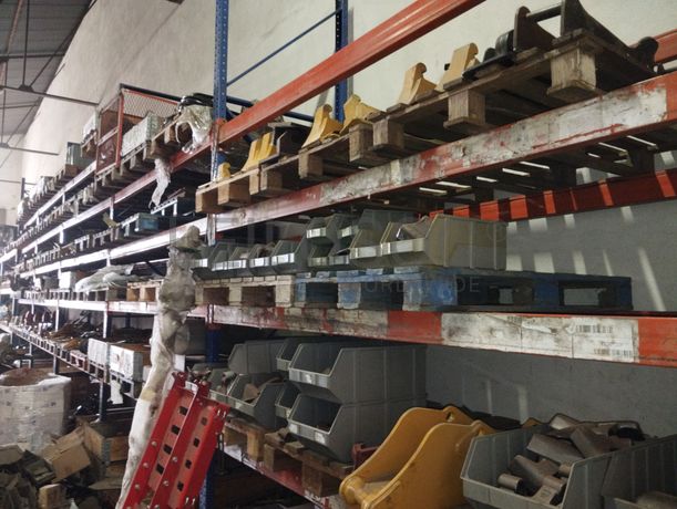 Máquinas, Equipamentos e Veículos