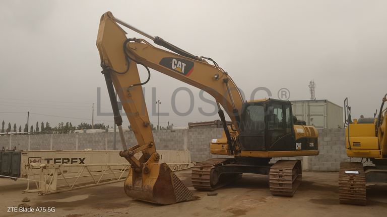 Escavadora de Rastos 20 T CATERPILLAR 320 D