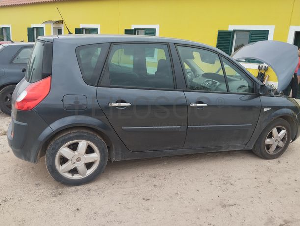 Fotografia 5 de 14: Renault Scenic 1.5 DCI · Ano 2007