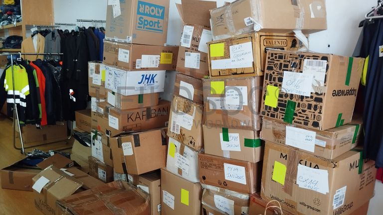 Stock de Vestuário e Calçado
