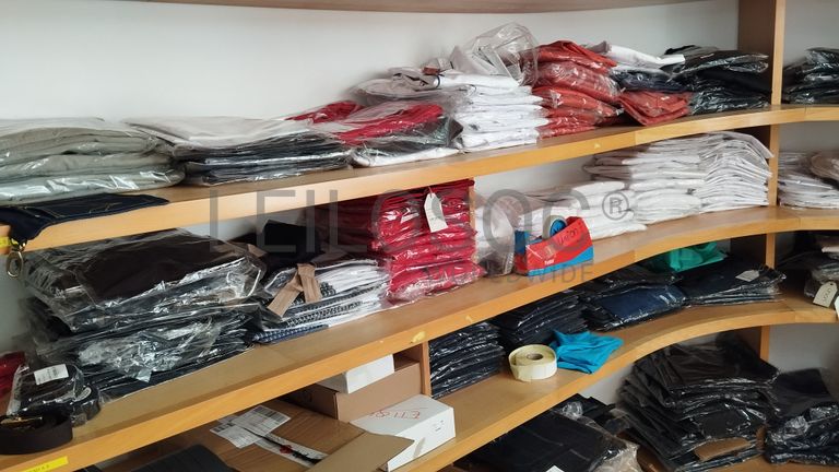 Stock de Vestuário e Calçado