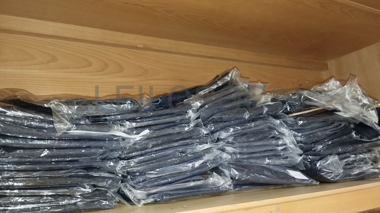 Stock de Vestuário e Calçado