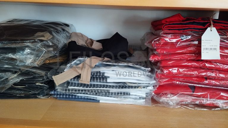 Stock de Vestuário e Calçado