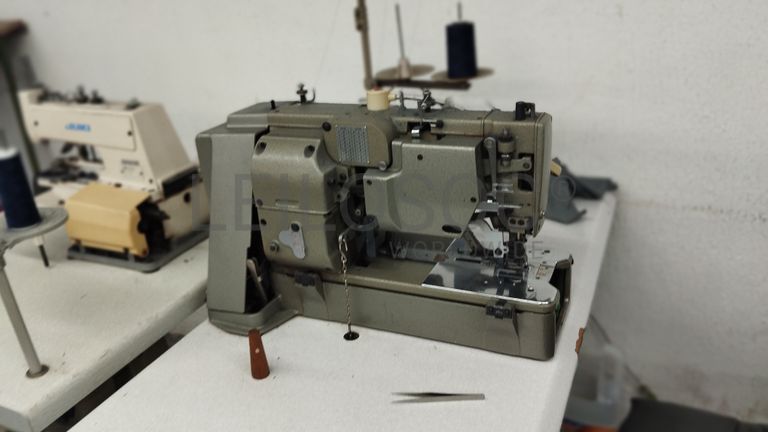 Fotografia de equipamento: Máquina de Costura