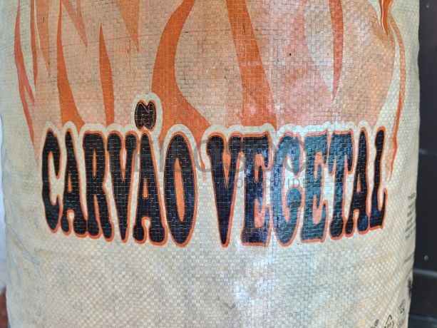 Saco de carvão vegetal