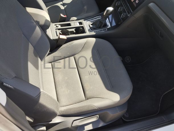 Volkswagen Golf · Ano 2020