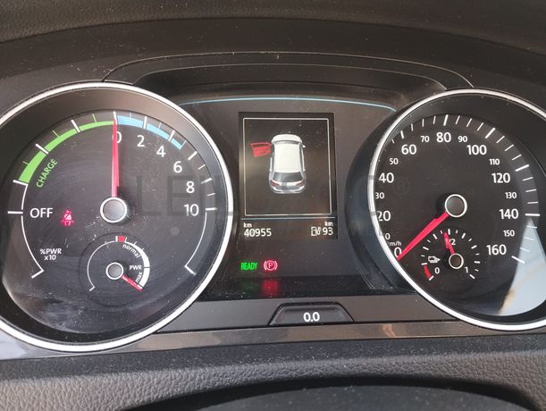 Volkswagen Golf · Ano 2020