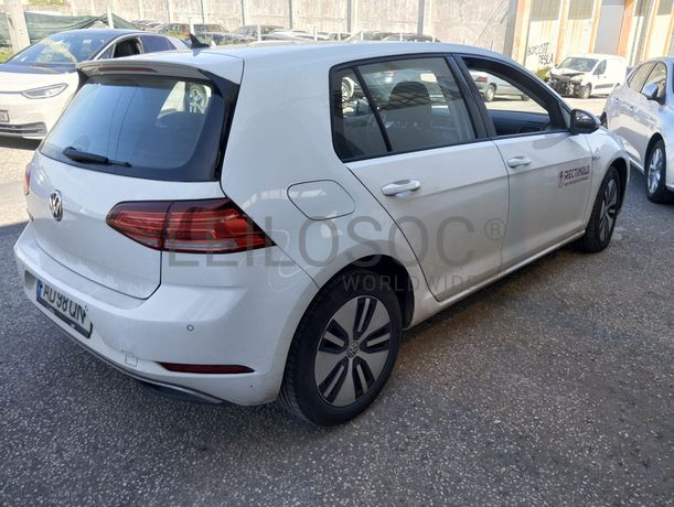 Volkswagen Golf · Ano 2020