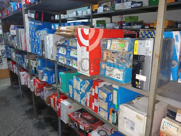 Equipamentos para a Indústria Automóvel · Escritório