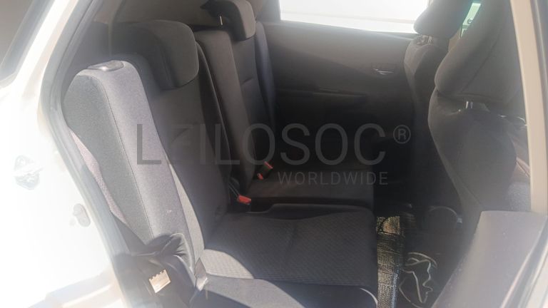 Toyota Ractis_2,55m - 2011