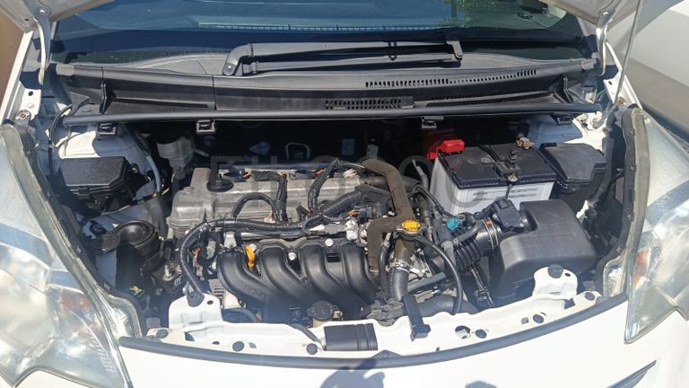Toyota Ractis_2,55m - 2011