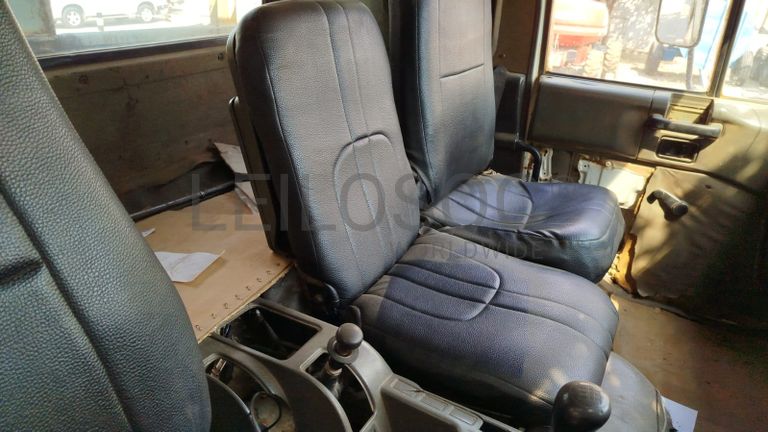 Nissan UD80 5,30m - 2003
