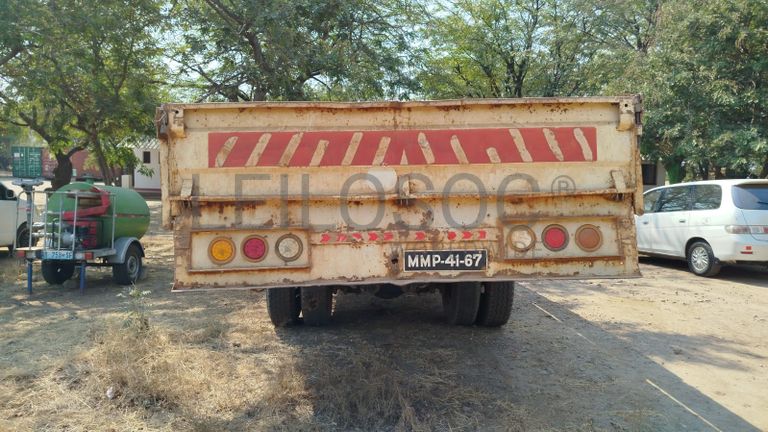 Nissan UD80 5,30m - 2003