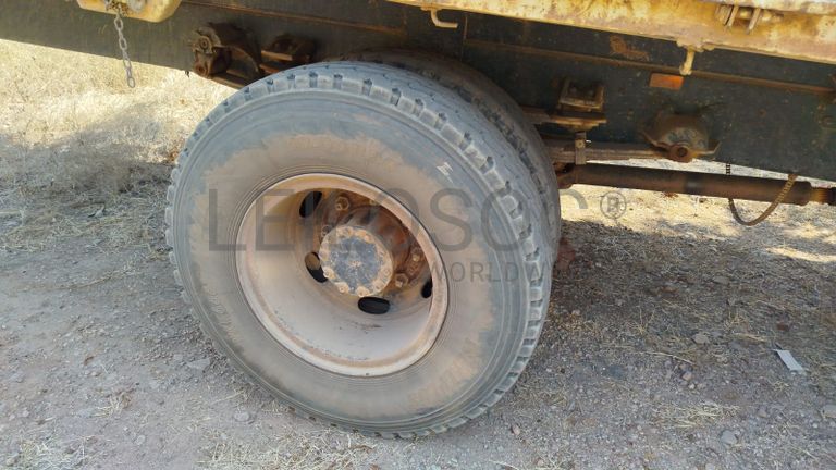 Nissan UD80 5,30m - 2003