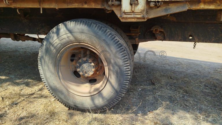Nissan UD80 5,30m - 2003