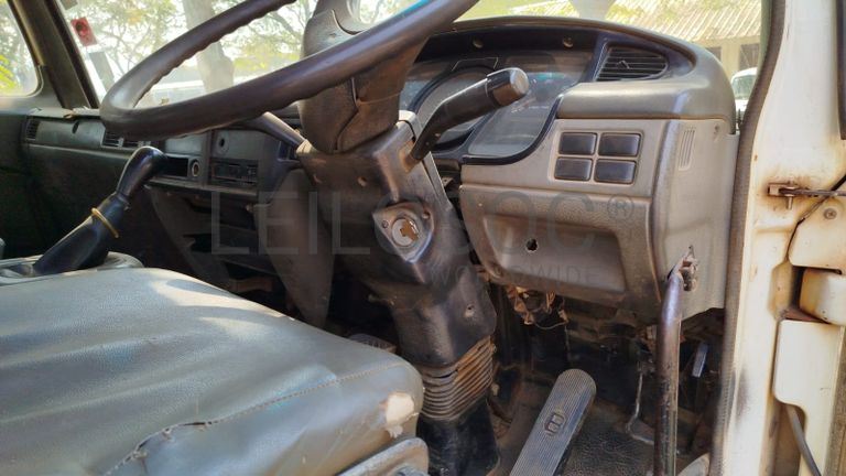 Nissan UD80 5,30m - 2003