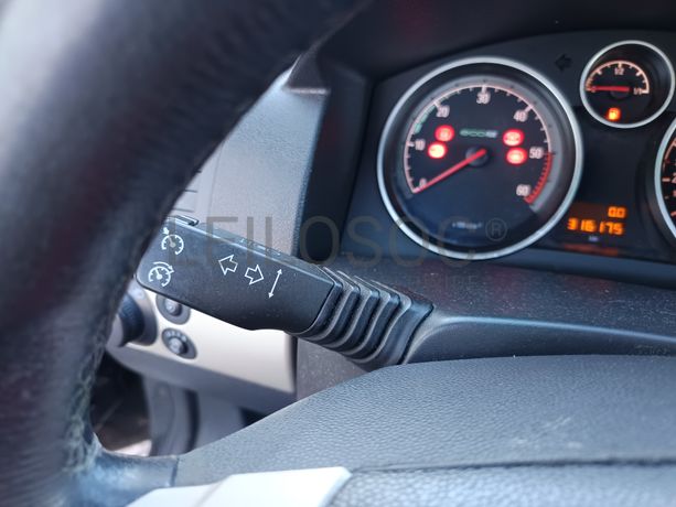 Opel Astra GTC · Ano 2008