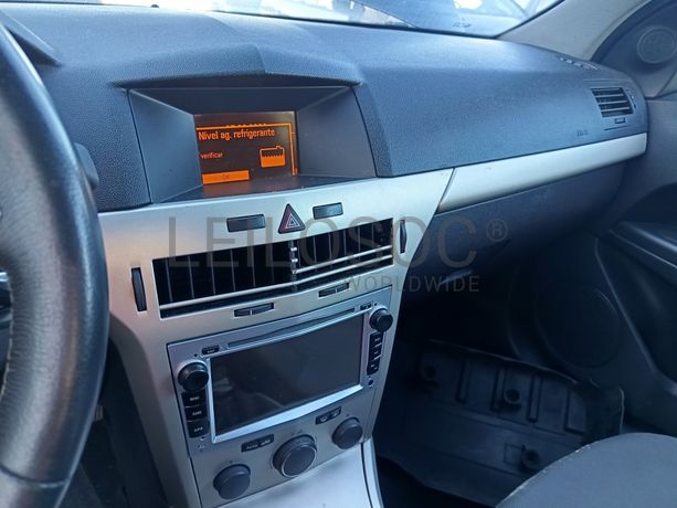 Opel Astra GTC · Ano 2008