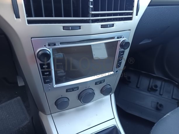 Opel Astra GTC · Ano 2008