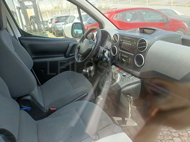 Peugeot Partner · Ano 2015