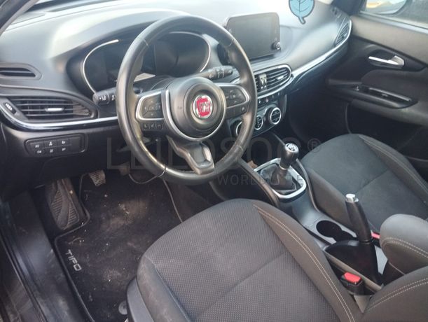 Fiat Tipo SW · Ano 2023