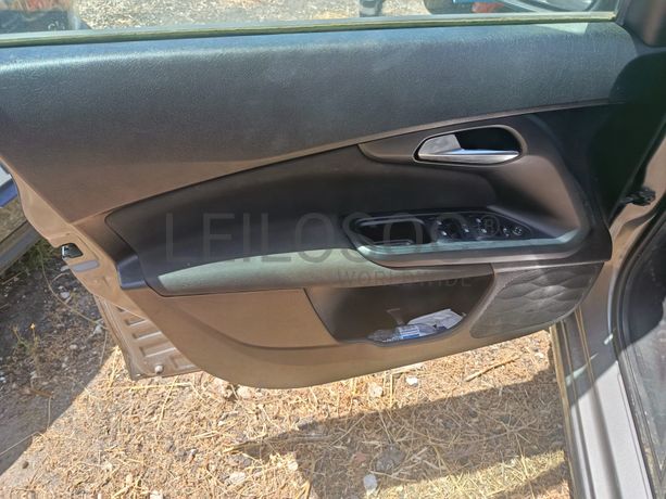 Fiat Tipo SW · Ano 2023