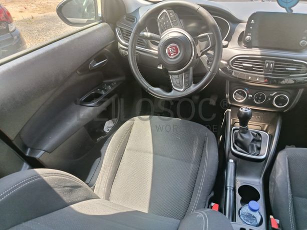 Fiat Tipo SW · Ano 2023
