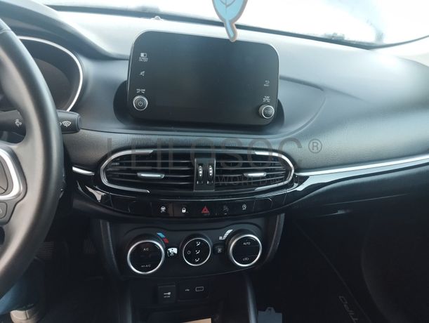 Fiat Tipo SW · Ano 2023