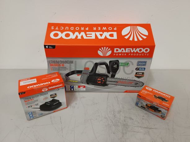 Fotografia de mobiliário: Moto serra Daewoo 