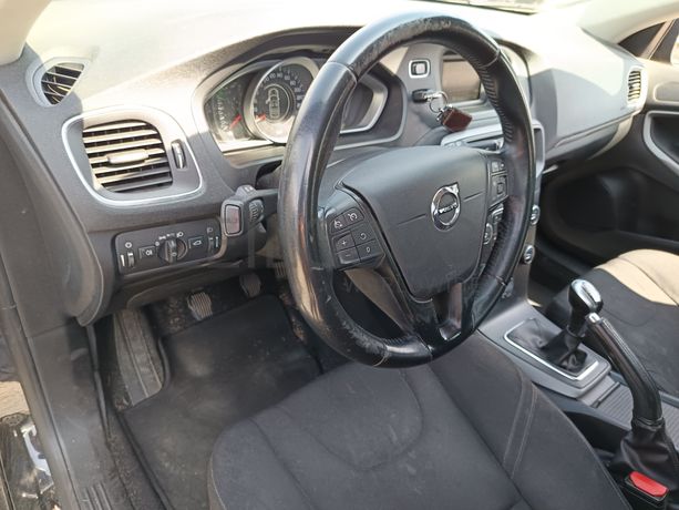 Volvo V40 · Ano 2016