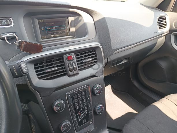 Volvo V40 · Ano 2016